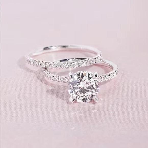 Sterling Silver Zircon Solitaire Wedding Ring Set (2 Rings) - Picture 13 of 15